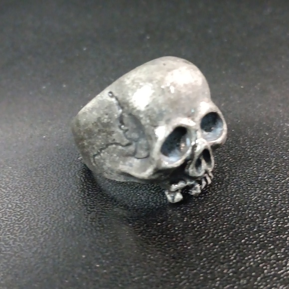 Skull Ring (New) - Picture 2 of 4